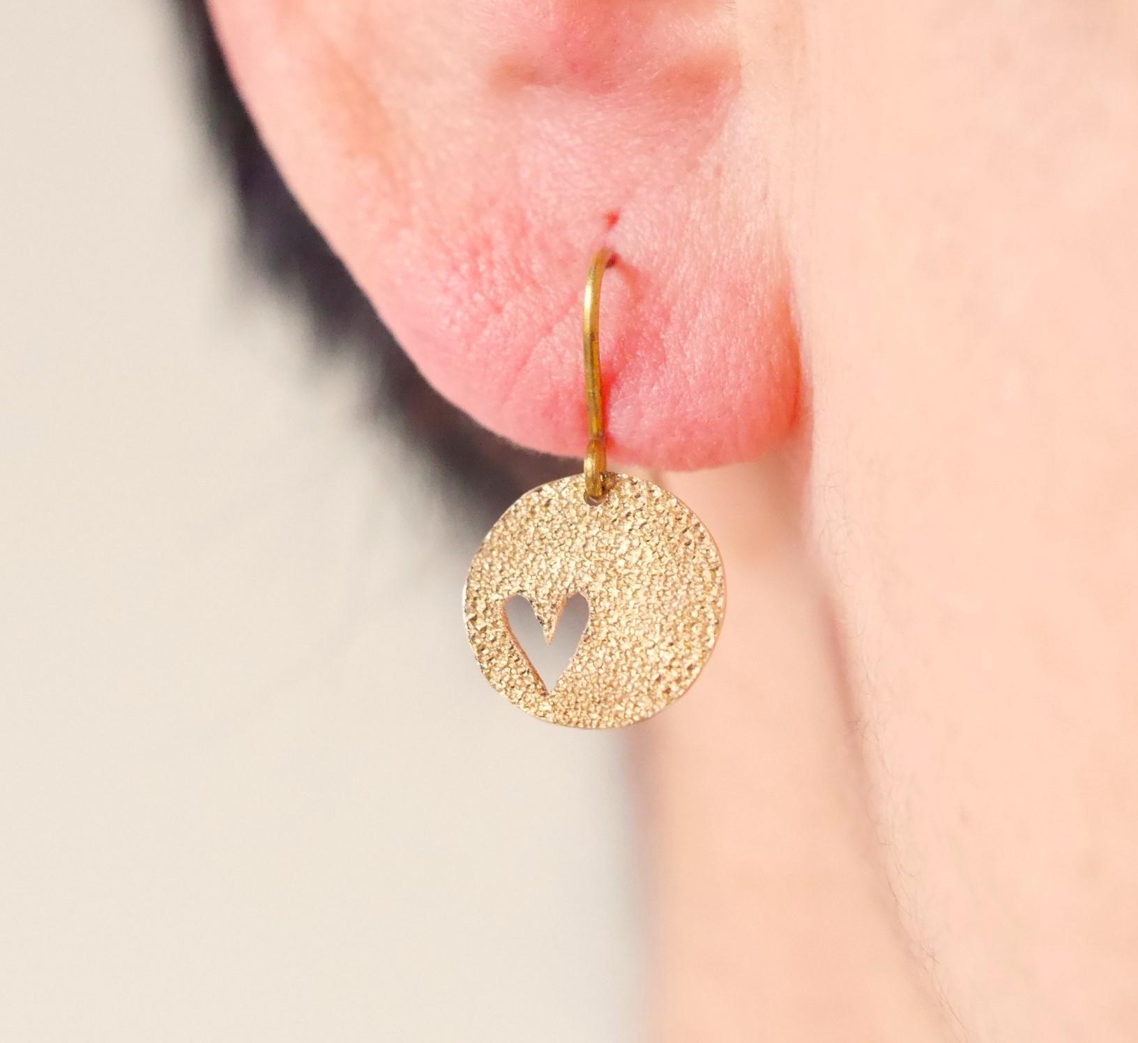 新作　BRASS  Kirari　透かしハートピアス　受注製作 | 2枚目